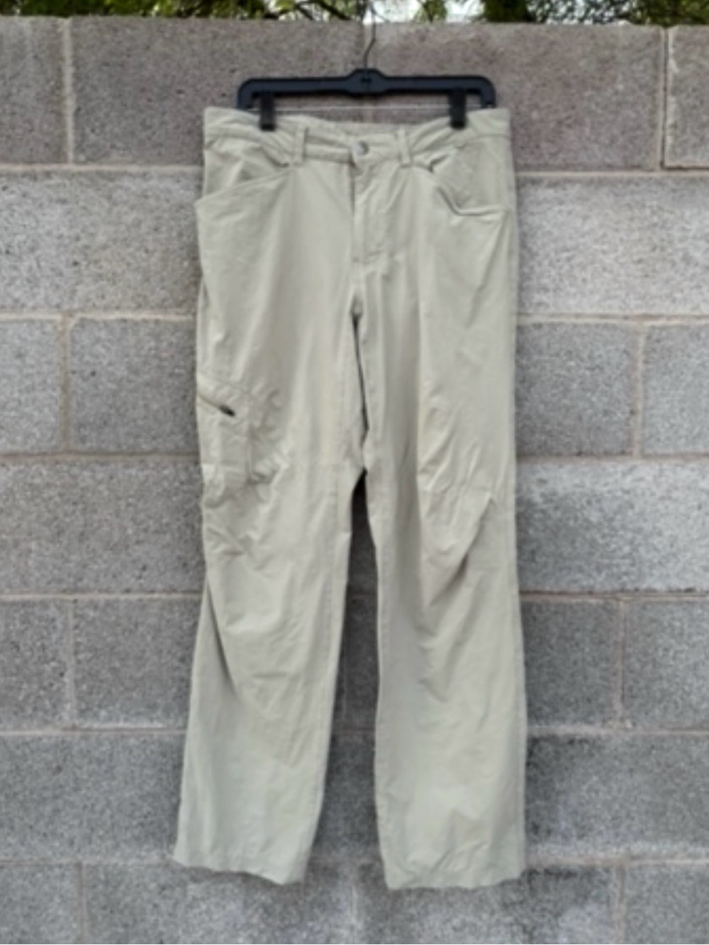 Patagonia Rock Craft Hiking Pants Mens 33x32 Tan Stretch Cargo Outdoor Straight